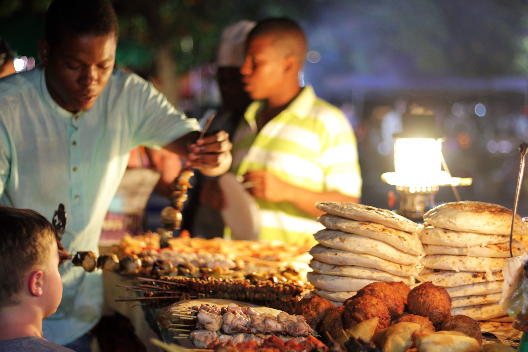 Wieczorny targ Forodhani